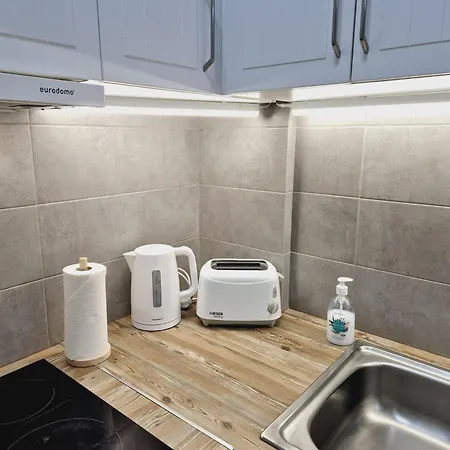 La Casa De Veronica - Serene Apartment With Shared Pool, Steps From The Beach Torrevieja Exterior photo