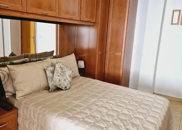 La Casa De Veronica - Serene Apartment With Shared Pool, Steps From The Beach