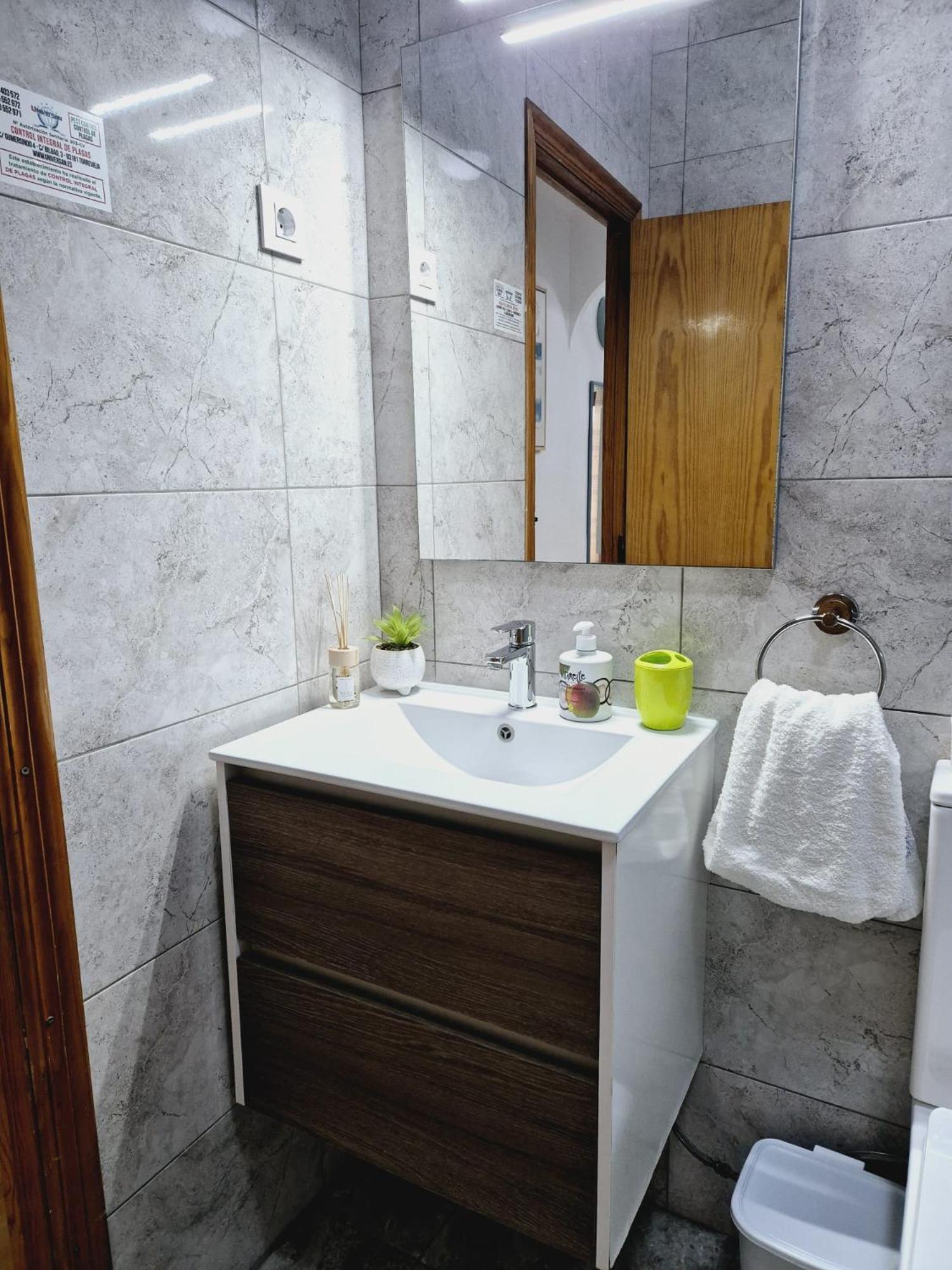 La Casa De Veronica - Serene With Shared Pool, Steps From The